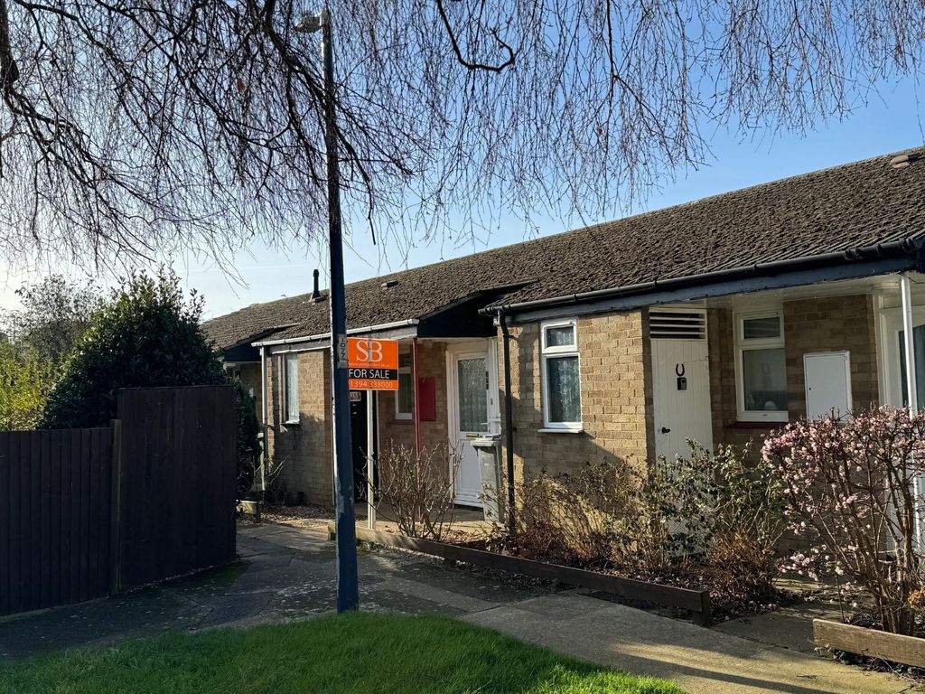 1 bed terraced bungalow for sale in Cornwall Road, Felixstowe IP11, £