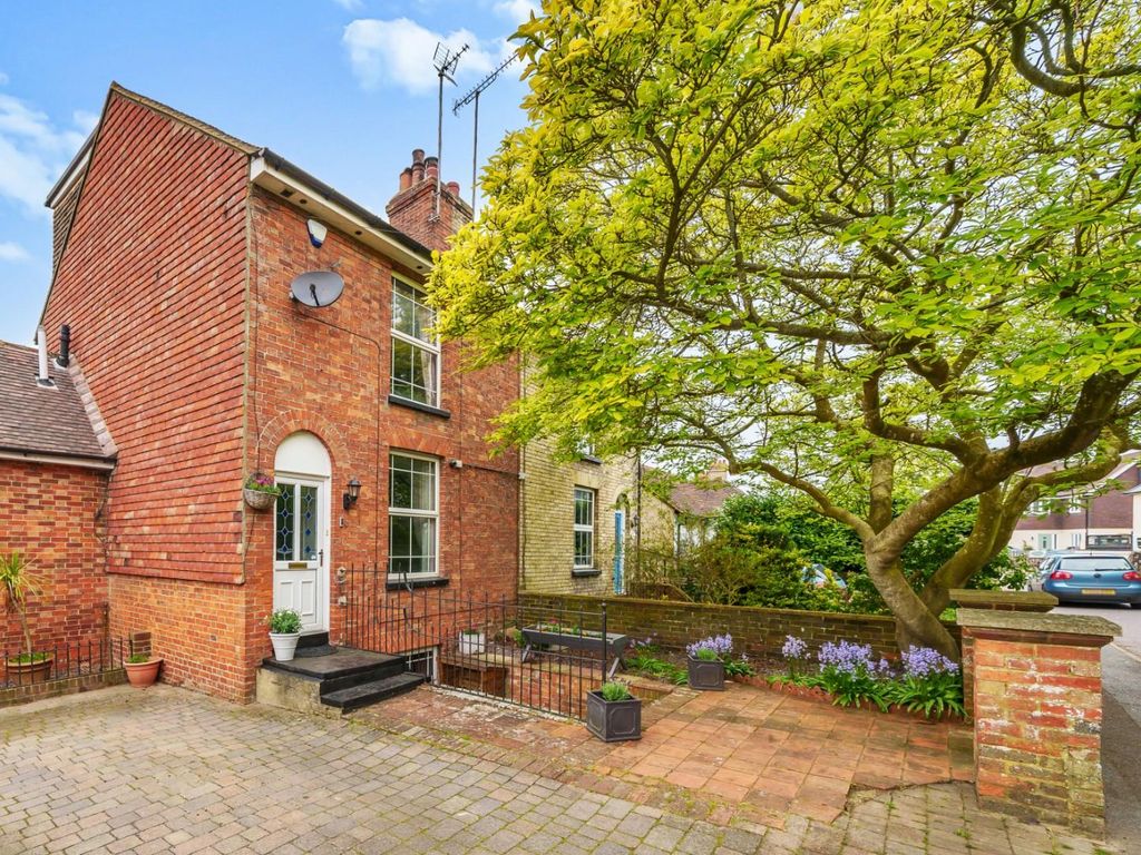 4 bed semidetached house for sale in Silver Hill Road, Willesborough