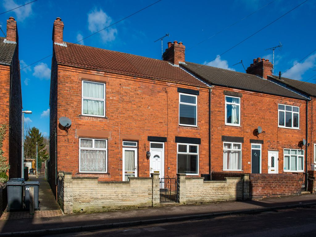 3 bed terraced house to rent in Bolsover, Chesterfield S44, £700 pcm