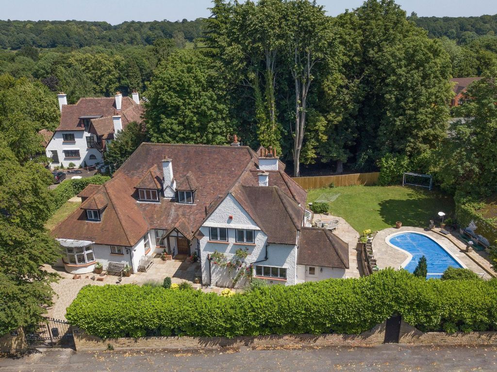North Park, Gerrards Cross, Buckinghamshire SL9  