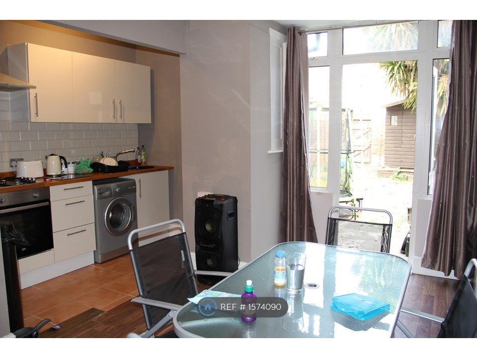 3 bed terraced house to rent in Alexandra Road, Sheerness ME12 Zoopla