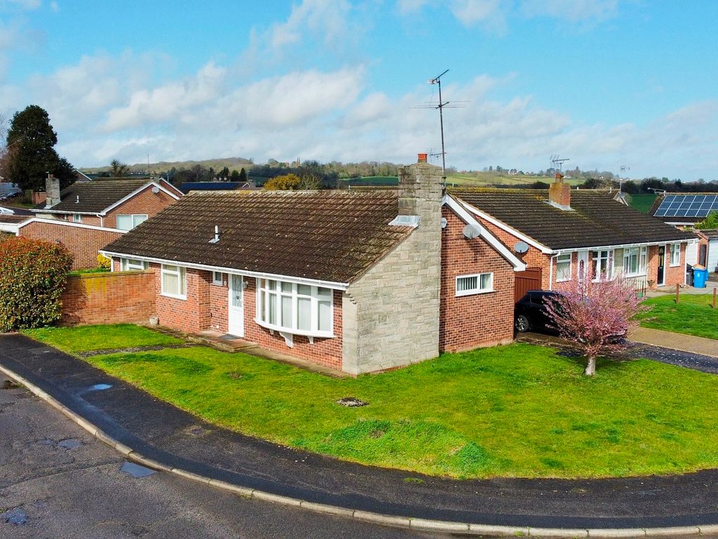 3 bed bungalow for sale in Hungerford Drive, Maidenhead SL6, £550,000 Zoopla