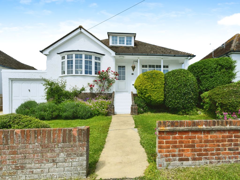 3 bed bungalow for sale in Rodmell Avenue, Saltdean, Brighton, East Sussex BN2, £650,000 Zoopla