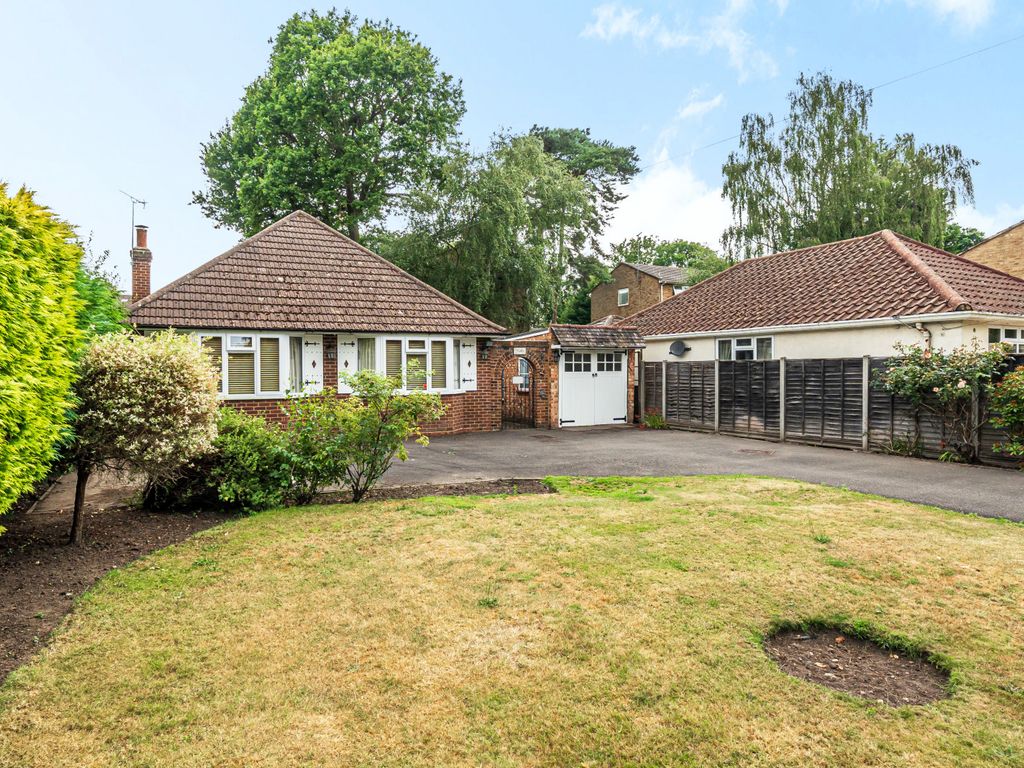 2 bed bungalow for sale in Pinewood Grove, New Haw KT15 Zoopla