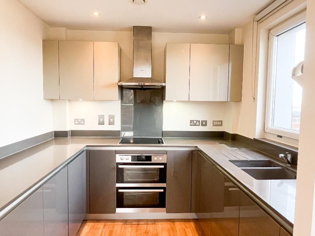 1 bed flat to rent in Finchley Road, Childs Hill, London NW11, £1,928