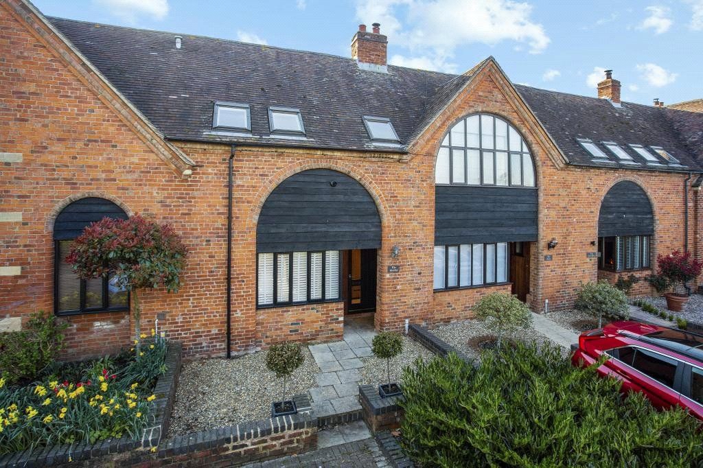 2 bed terraced house for sale in Sheriffs Lench Court, Sheriffs Lench