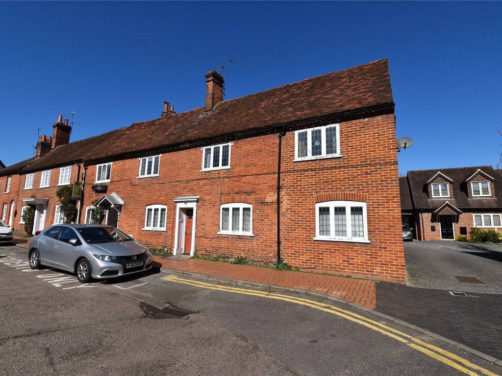 4 bed end terrace house for sale in Rose Street, Wokingham, Berkshire