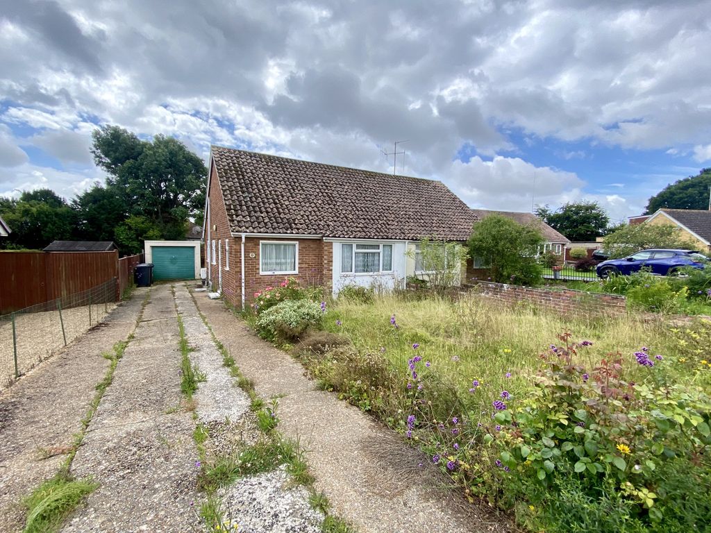 2 bed bungalow for sale in Dover Road, Polegate, East Sussex BN26, £