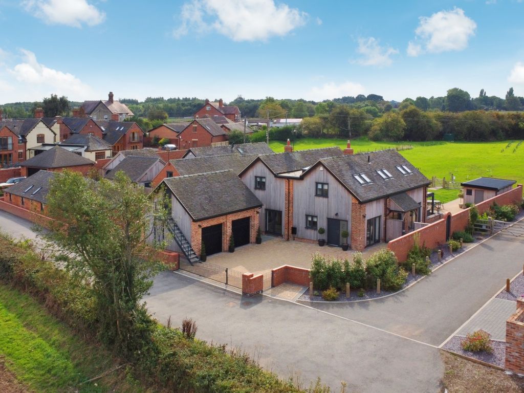 3 bed detached house for sale in The Willows, Anslow, BurtonOnTrent