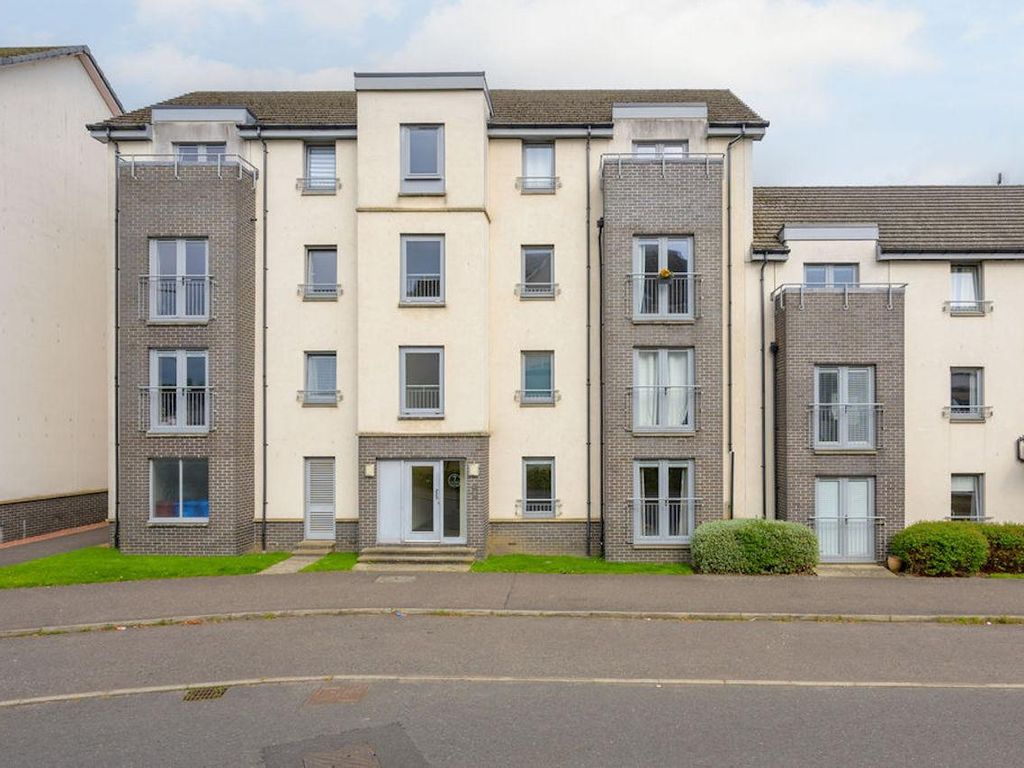 2 bed flat for sale in Crookston Court, Larbert FK5, £134,995 Zoopla