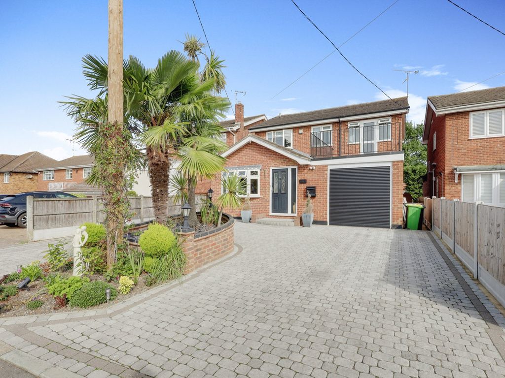 4 bed detached house for sale in Sandhill Road, LeighOnSea SS9, £