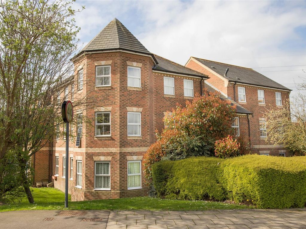 3 bed flat for sale in Queensgate, Fairford Leys, Aylesbury HP19 Zoopla