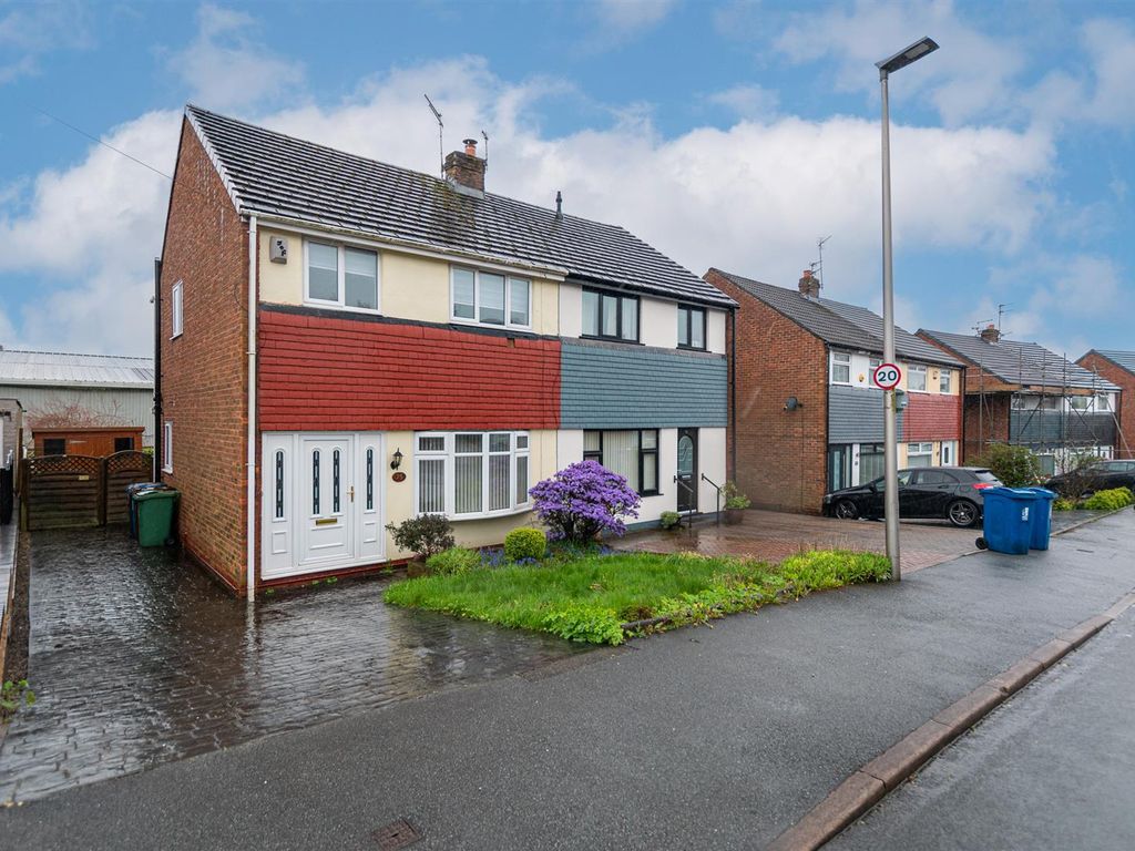 3 bed semidetached house for sale in Canterbury Close, Atherton