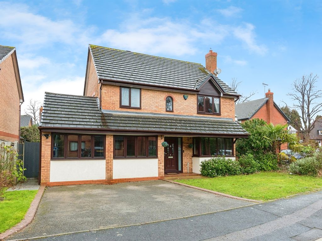 4 bed detached house for sale in Knightswood Close, Sutton Coldfield