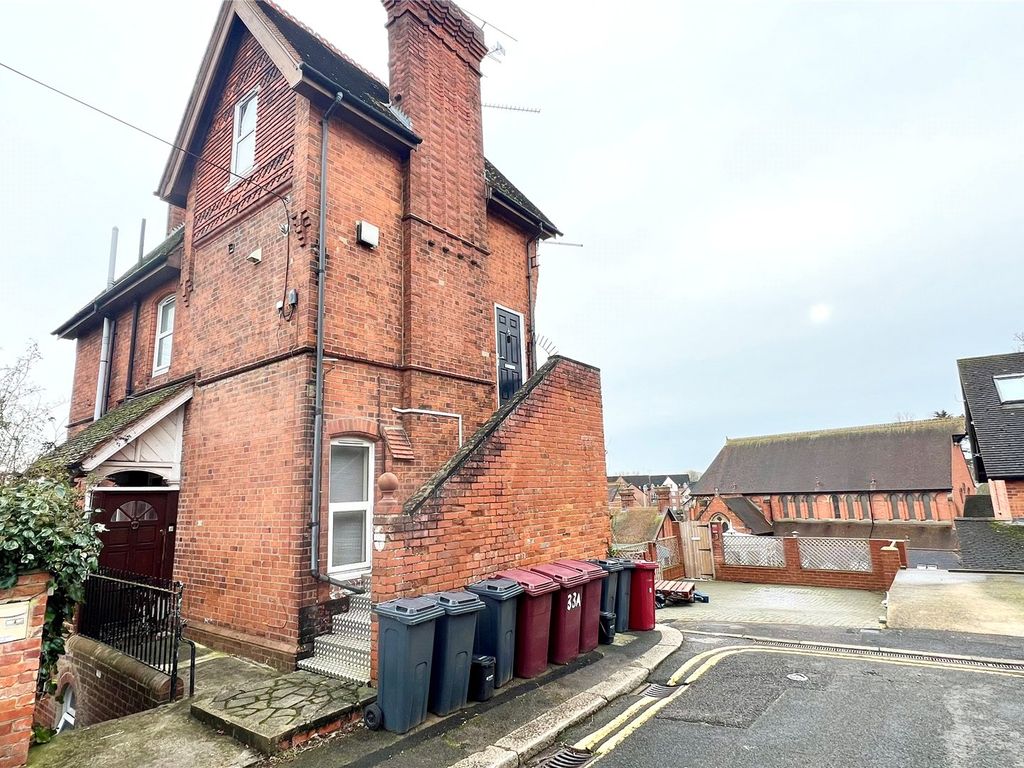 1 bed to rent in Dover Street, Reading, Berkshire RG1, £