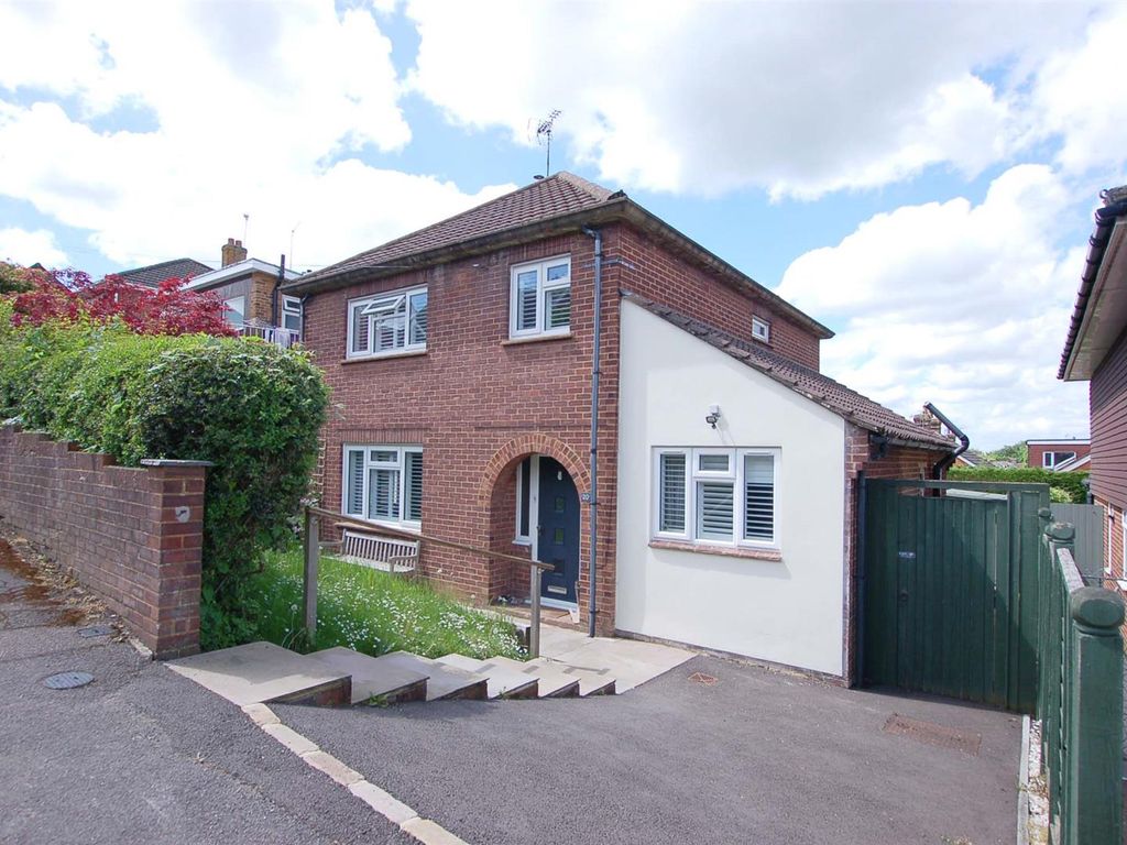 4 bed detached house for sale in Weald View Road, Tonbridge TN9, £