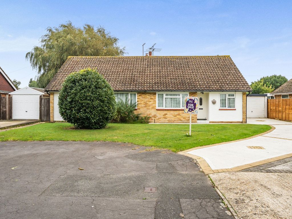 2 bed semidetached bungalow for sale in Greenlea Avenue, Nyetimber