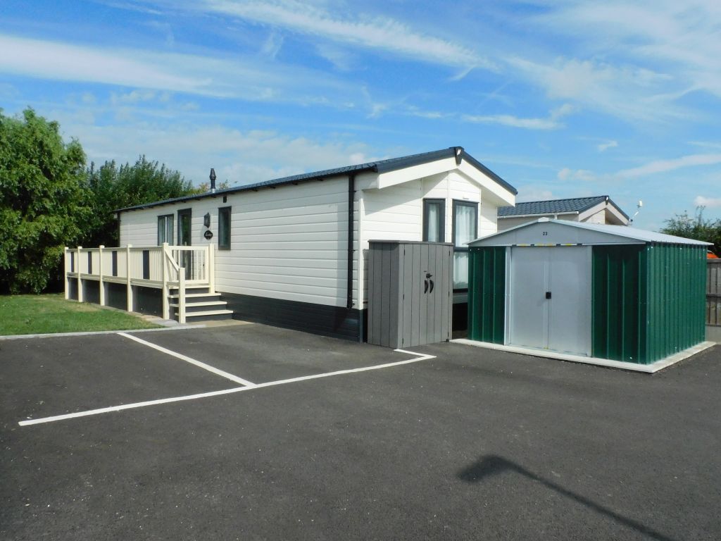 2 bed mobile/park home for sale in Hitherhold Gate, Cranmore Lane