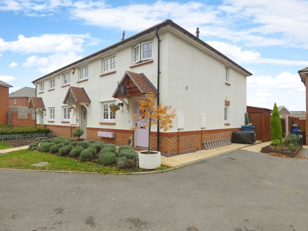 2 bed end terrace house for sale in Cheddleton Close, Amington