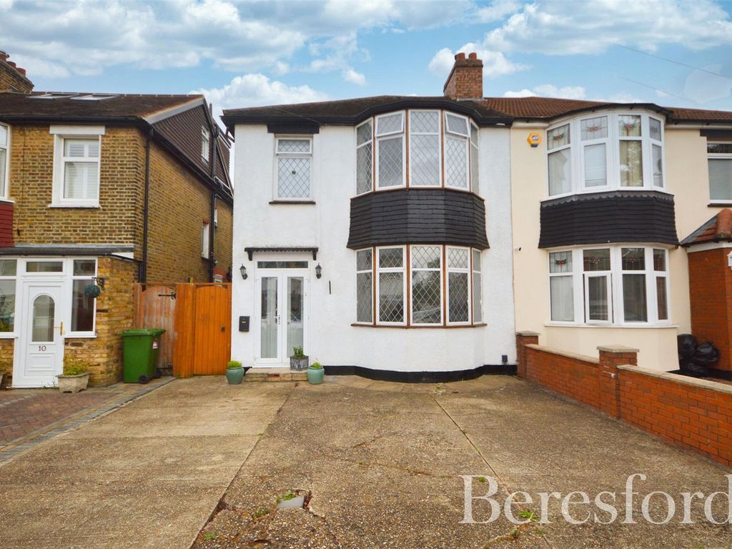 3 bed semidetached house for sale in Kimberley Avenue, Romford RM7, £