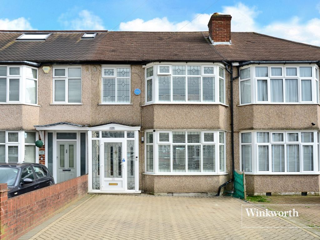 3 bed terraced house for sale in Henley Avenue, Cheam, Sutton SM3, £