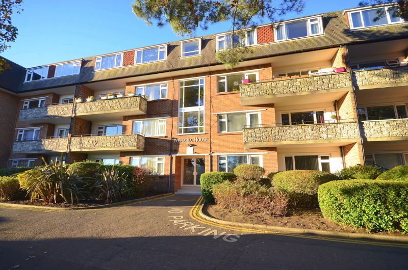 2 bed flat to rent in Redhill Drive, Bournemouth BH10 Zoopla