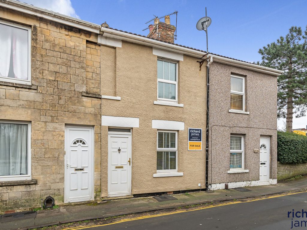 2 bed terraced house for sale in Union Street, Old Town, Swindon