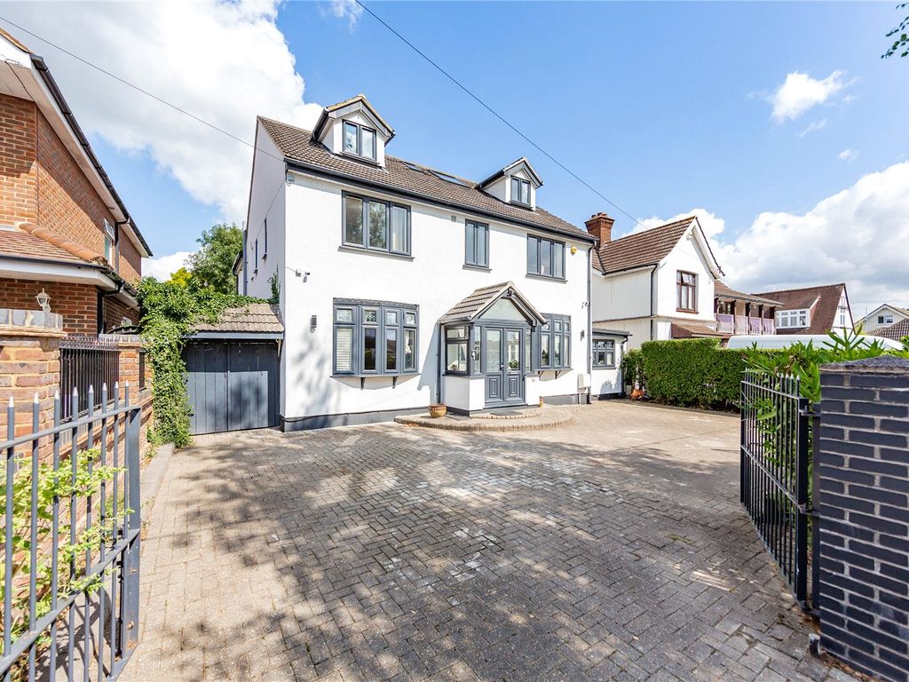 6 bed detached house for sale in Herbert Road, Emerson Park RM11 Zoopla