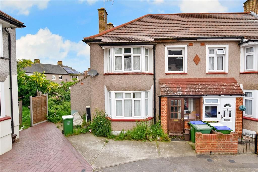 3 bed end terrace house for sale in Hind Crescent, Erith, Kent DA8