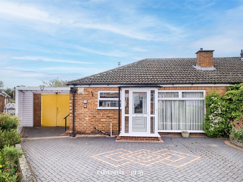 3 bed semidetached bungalow for sale in Castle Drive, Coleshill B46, £