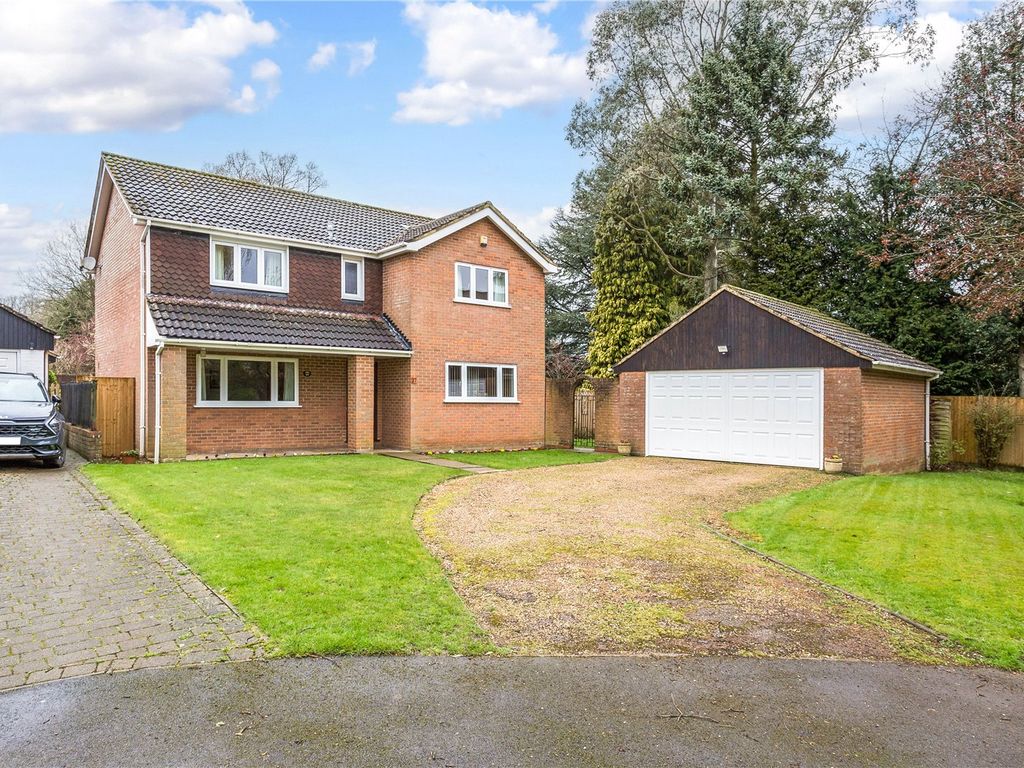4 bed detached house for sale in Beech Way, St. Albans AL4, £925,000