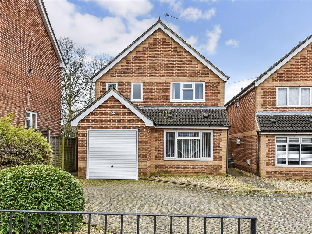 4 bed detached house for sale in Silvester Road, Cowplain
