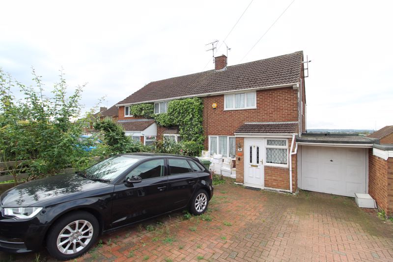 3 bed semidetached house for sale in Grampian Way, Luton LU3, £280,000