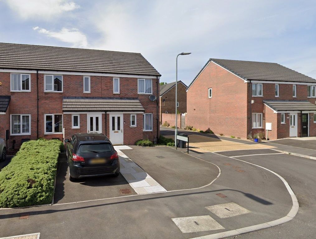 2 bed property to rent in The Boulevards, Edmundsbury Road, Duffryn