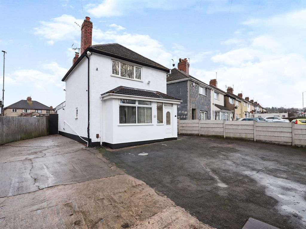 3 bed detached house for sale in Elston Hall Lane, Bushbury