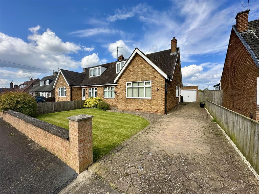 2 bed semidetached bungalow for sale in St. Annes Gardens, Middleton