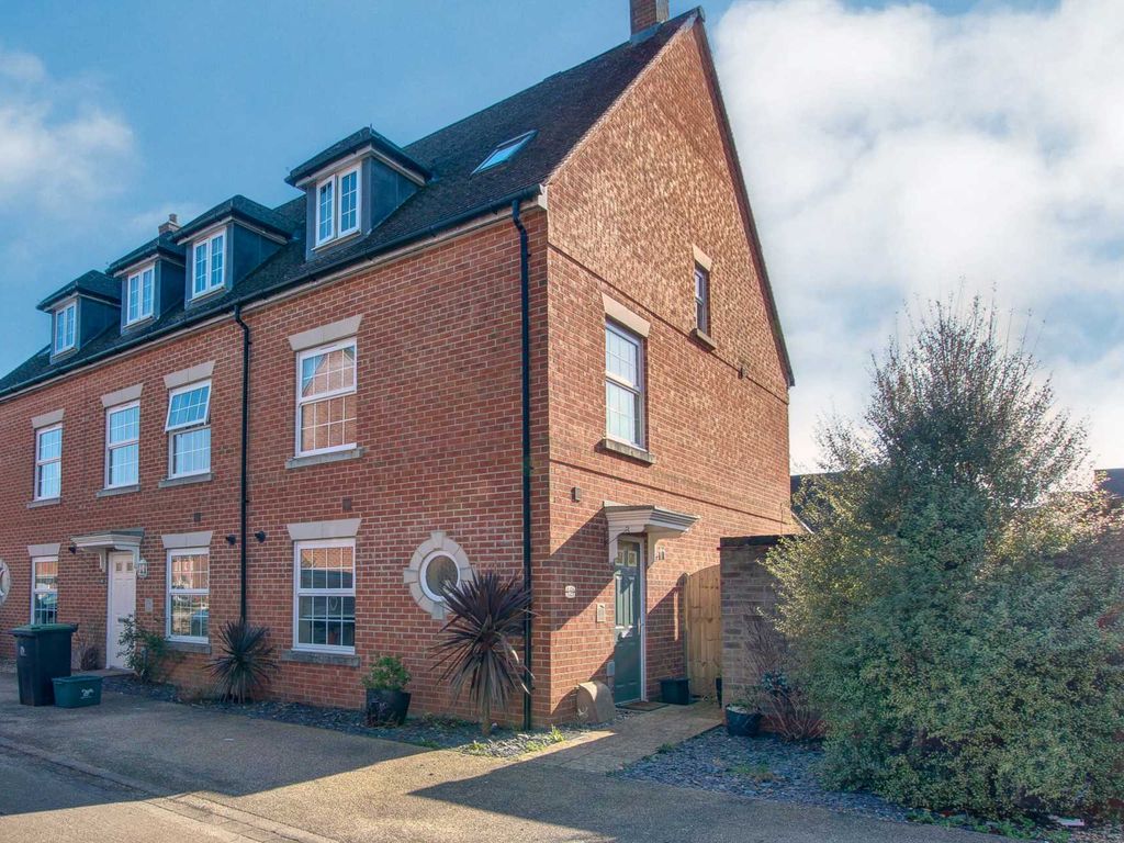 3 bed town house for sale in Alner Road, Blandford Forum DT11 Zoopla