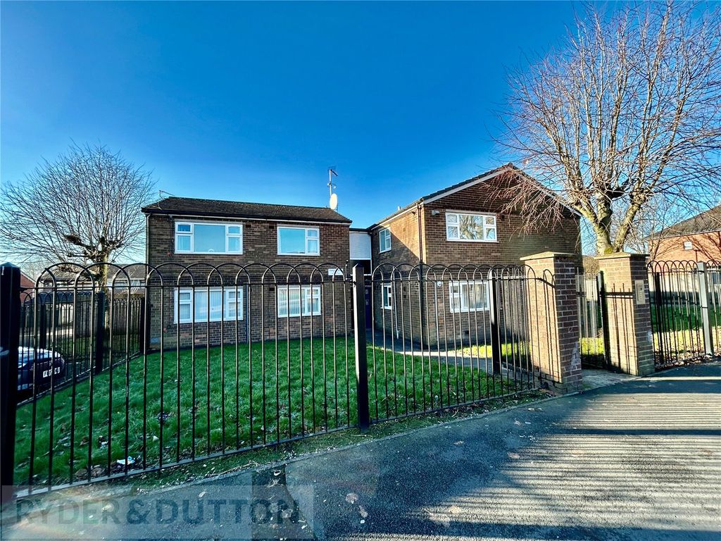 1 bed flat to rent in Parkway, Chadderton, Oldham, Greater Manchester