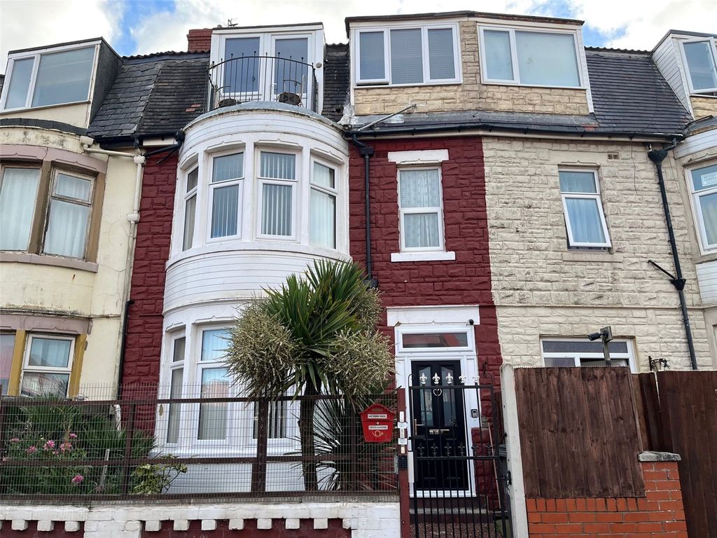 5 bed flat for sale in Ventnor Road, Blackpool FY4 Zoopla