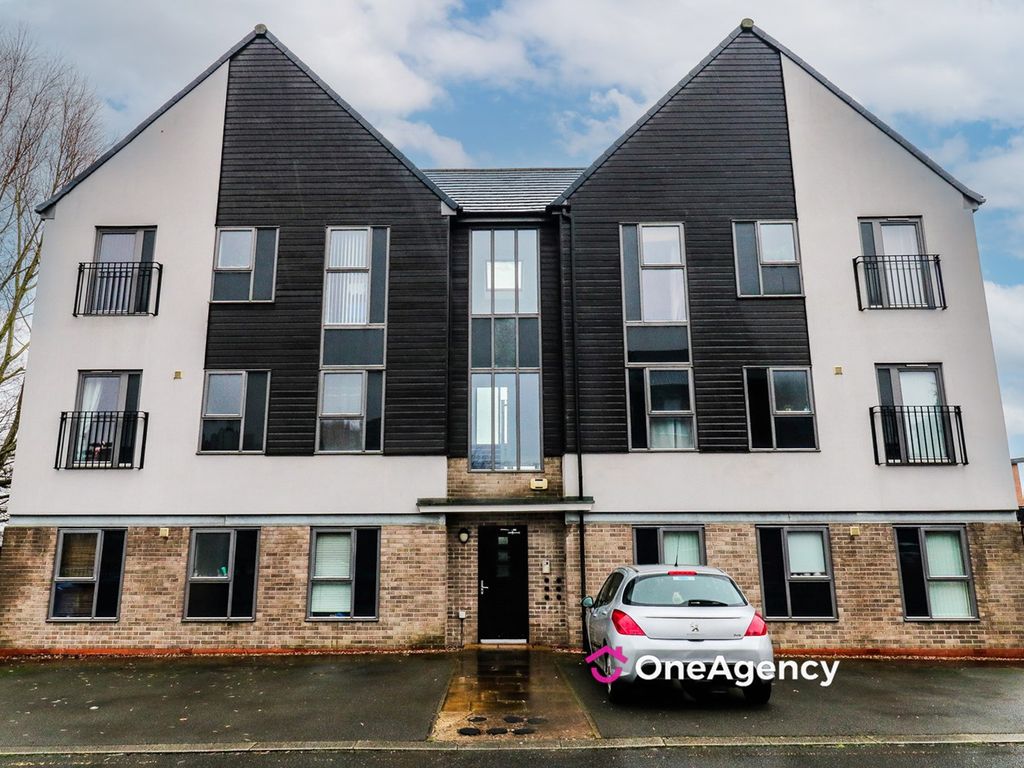 2 bed flat to rent in Rosedawn Close East, Hanley, StokeOnTrent ST1