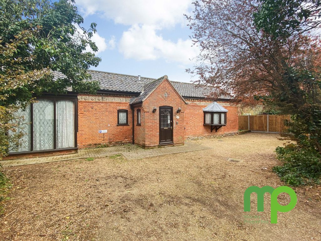 1 bed bungalow for sale in Barnham Broom Road, Wymondham, Norfolk NR18