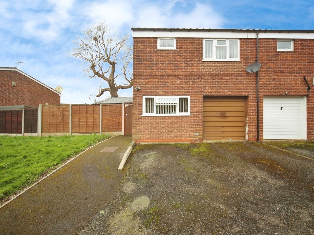 3 bed end terrace house for sale in Winslow Close, Redditch B98, £