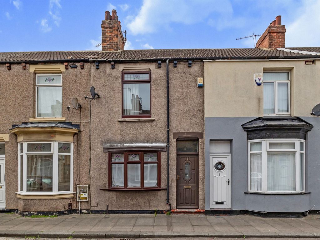 2 bed terraced house for sale in Maltby Street, North Ormesby