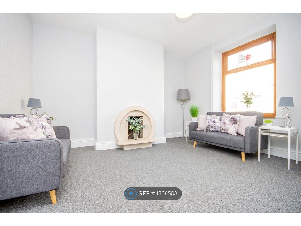 3 bed terraced house to rent in Palmerston Street, Padiham, Burnley