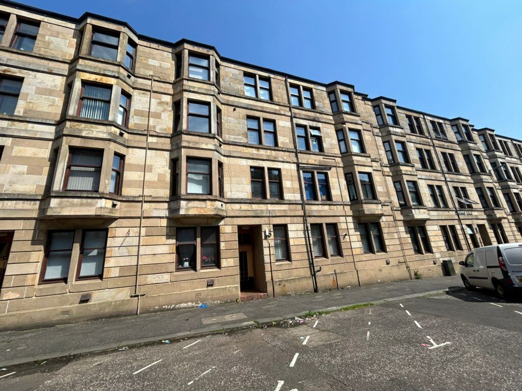 Studio to rent in Clarence Street, Seedhill, Paisley PA1, £425 pcm Zoopla