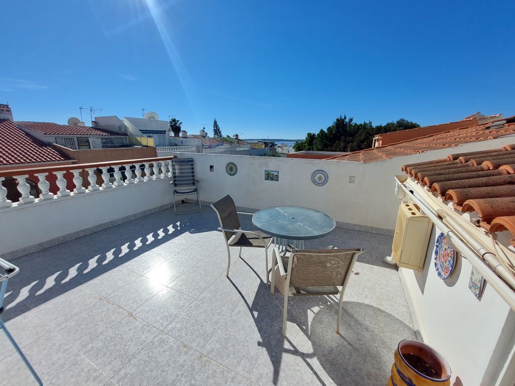 2 bed town house for sale in Calle Zarauz, Torrevieja, Alicante