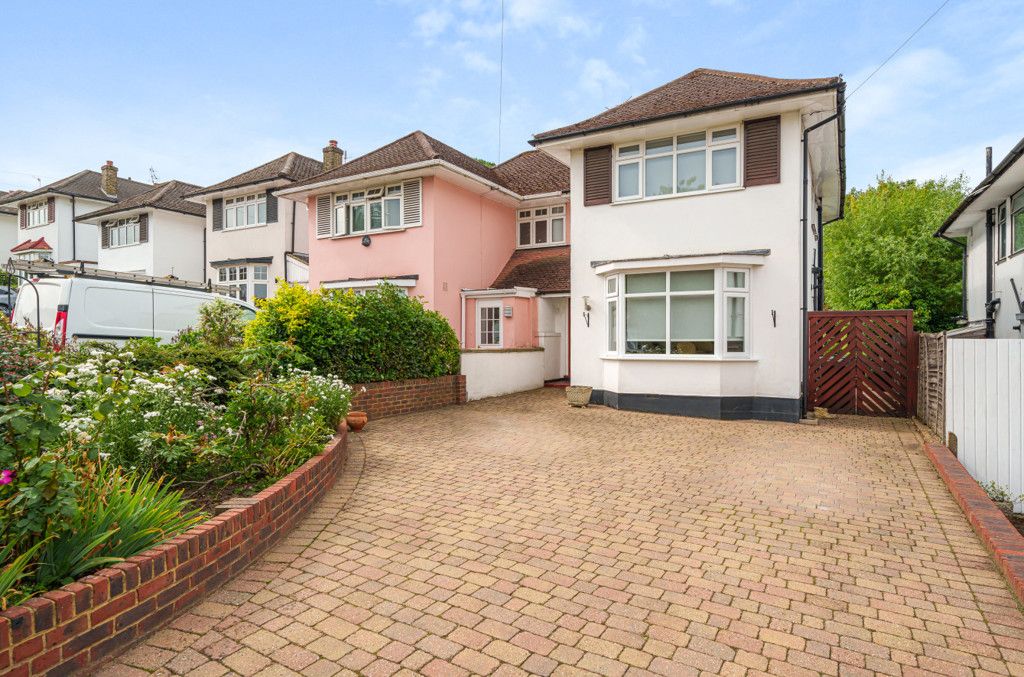 3 bed semidetached house for sale in Raglan Gardens, Watford
