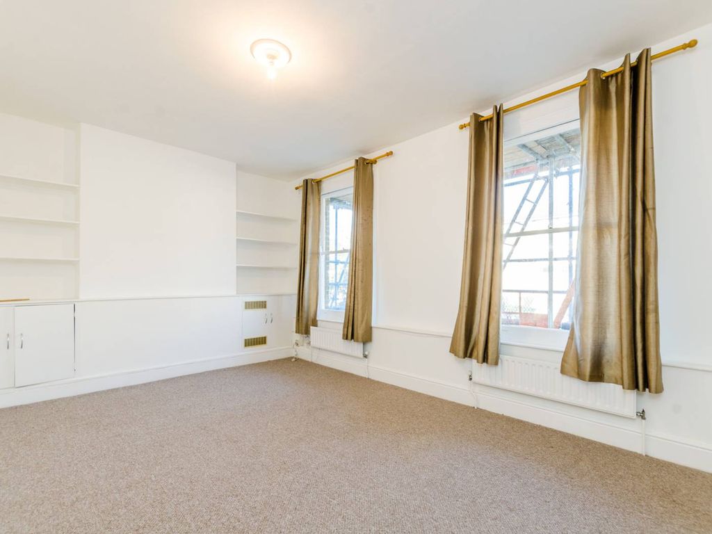 2 bed flat to rent in Lilford Road, Camberwell, London SE5, £1,950 pcm