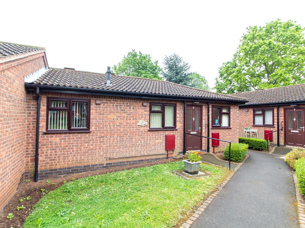 2 bed terraced bungalow for sale in Magnolia Close, Bridge Green