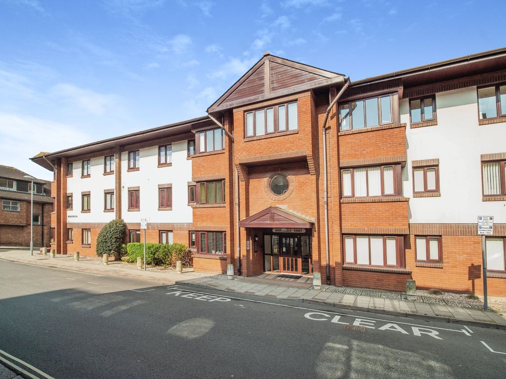 2 bed flat for sale in Victoria Street, Weymouth DT4, £140,000 Zoopla